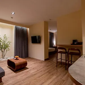 Hotel The Rivavi